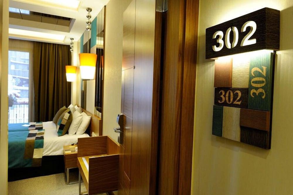 Collage Taksim Hotel Κωνσταντινούπολη Εξωτερικό φωτογραφία
